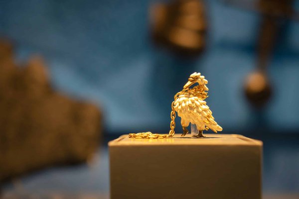 Quelles sont les étapes pour apprendre l'art de l'orfèvrerie inspiré par les Celtes ?