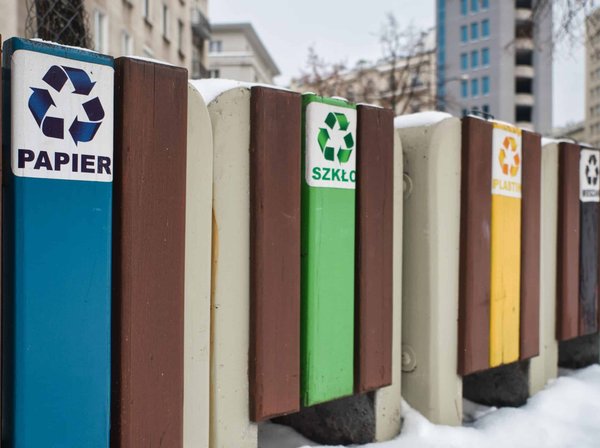 Quelles sont les méthodes pour faire de l'artisanat avec du matériel recyclé ?