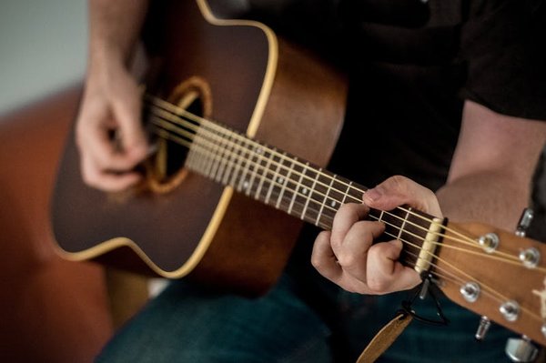 Les indispensables pour briller comme guitariste en 2025